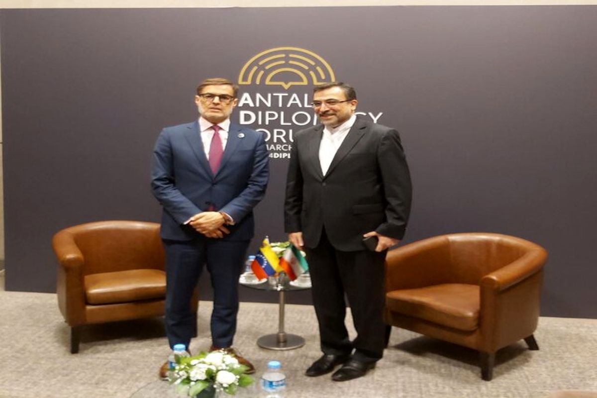 معاون وزیر امور خارجه با وزیرخارجه ونزوئلا رایزنی کردند