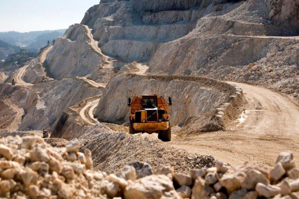 ۳ درصد ذخایر معدنی دنیا در ایران با وجود بی مهری معادن به بهره وری/ ذخایر طلا به ۲۰۱ تن رسید