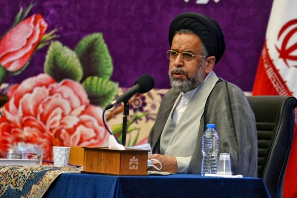 حقایق تاریخی را باید با امانت داری به نسل های بعد منتقل کنیم