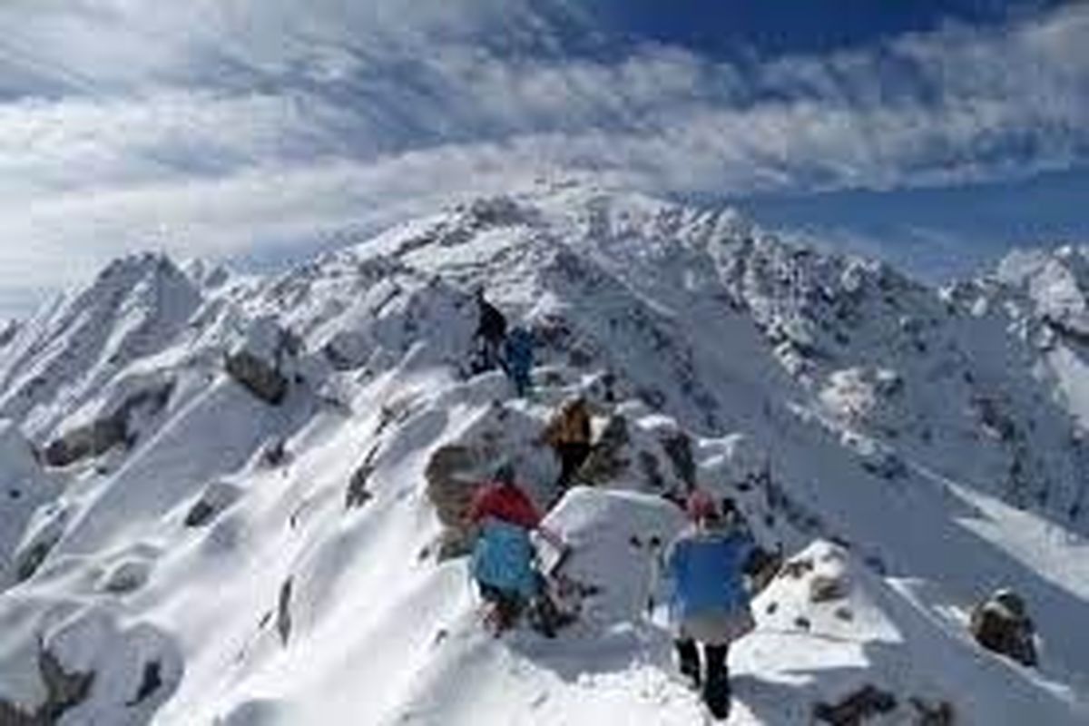 صعود به بلندترین رشته کوه زاگرس در قاب تلویزیون