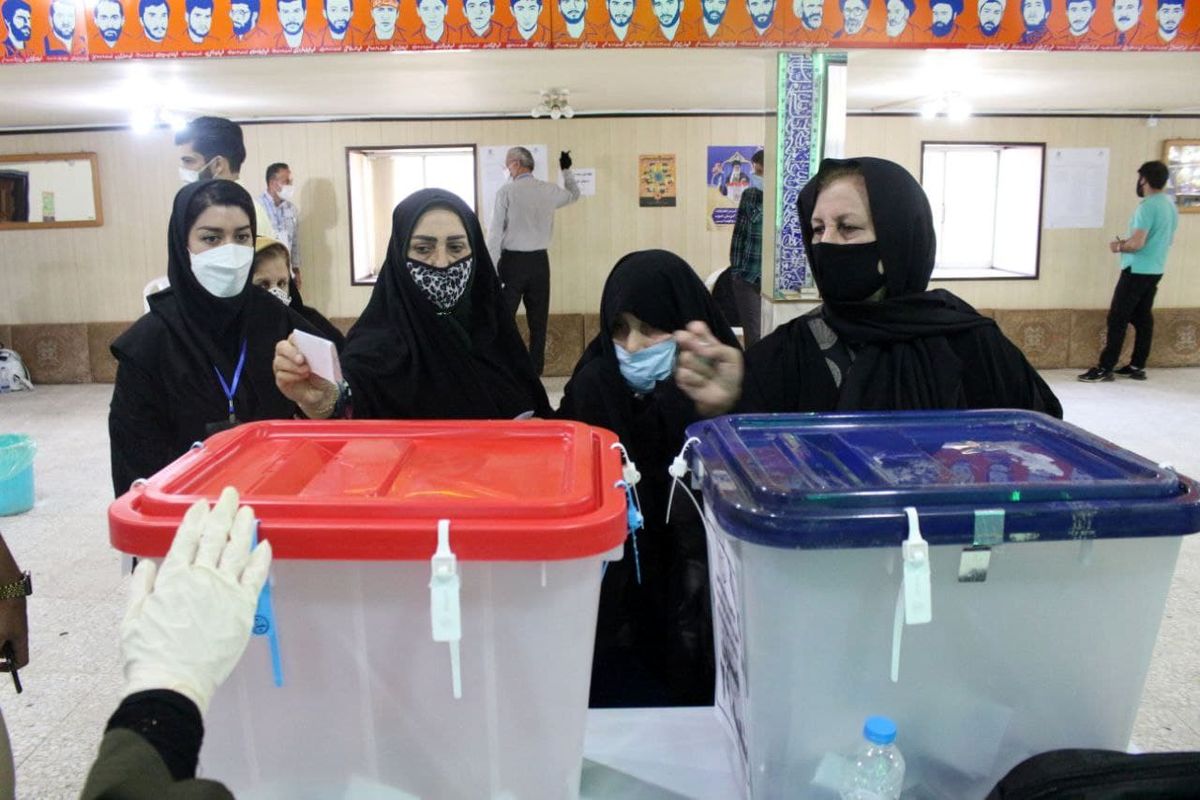 پشتیبانی انتخابات توسط ۱۳۶ اکیپ تخصصی توزیع برق شیراز