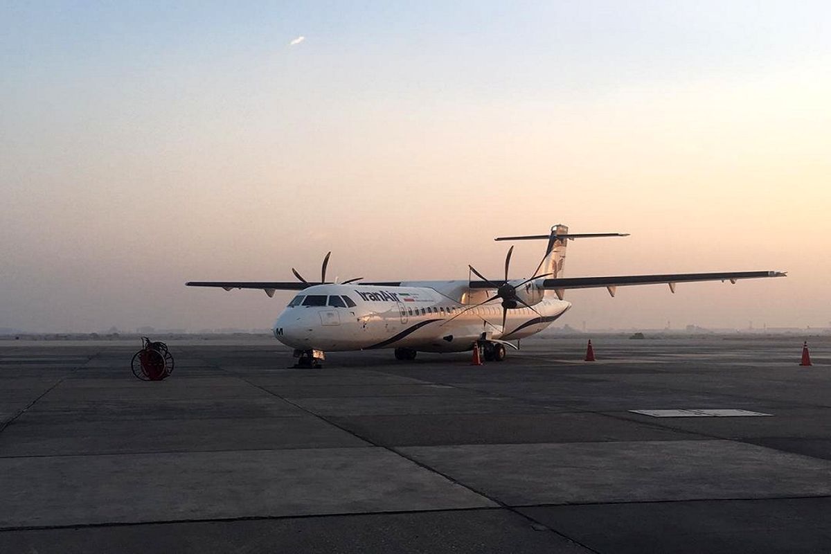 فرود هواپیمای دزفول به تهران در فرودگاه اصفهان