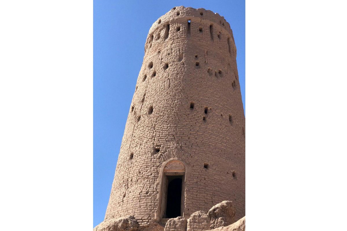 برج تاریخی بهرامجرد مرمت می‌شود