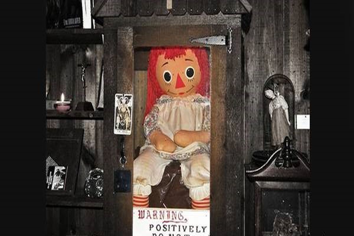 آنابل عروسک جن زده مشهور الان کجاست؟+ عکس