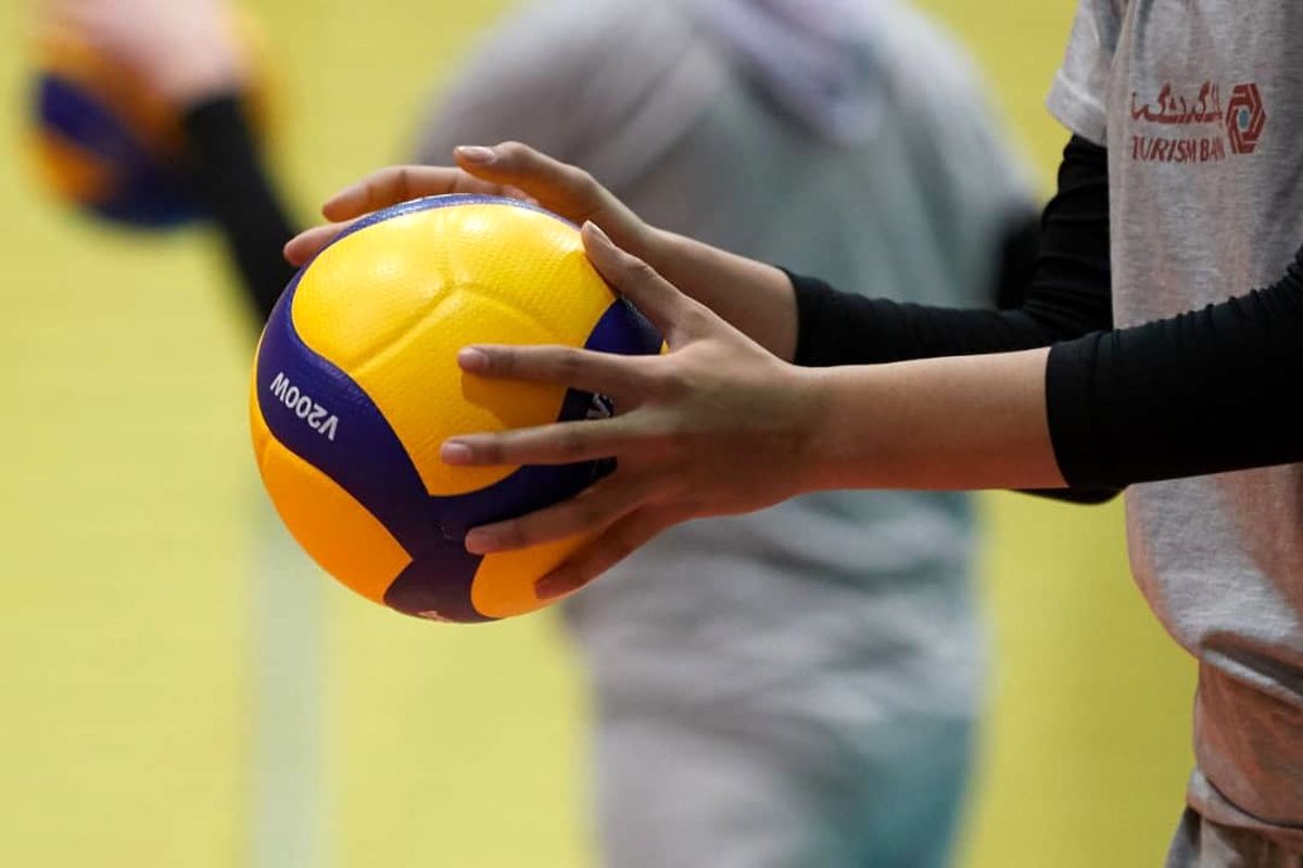 حضور ۵ بانوی لرستانی در اردوی تیم ملی  والیبال ناشنوایان جهت شرکت درمسابقات جهانی ایتالیا