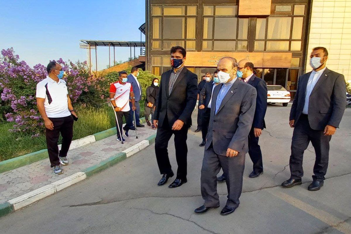 وزیر ورزش و جوانان از فدراسیون قایقرانی بازدید کرد