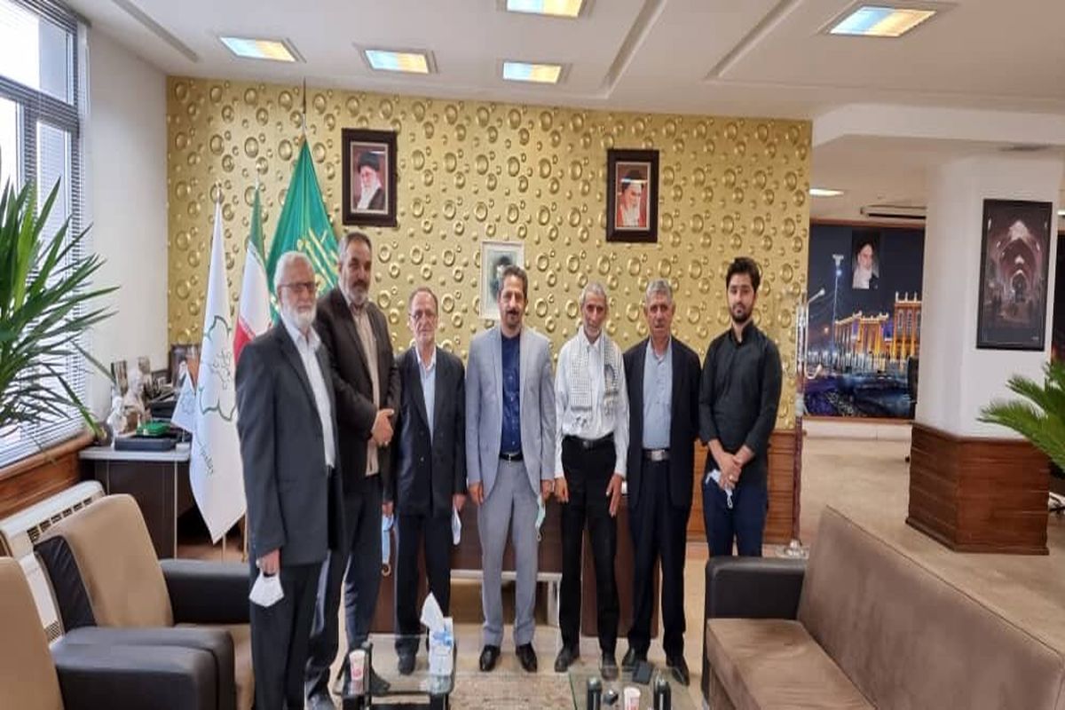 قدردانی پدران شهدای مدافع حرم از شهردار تبریز