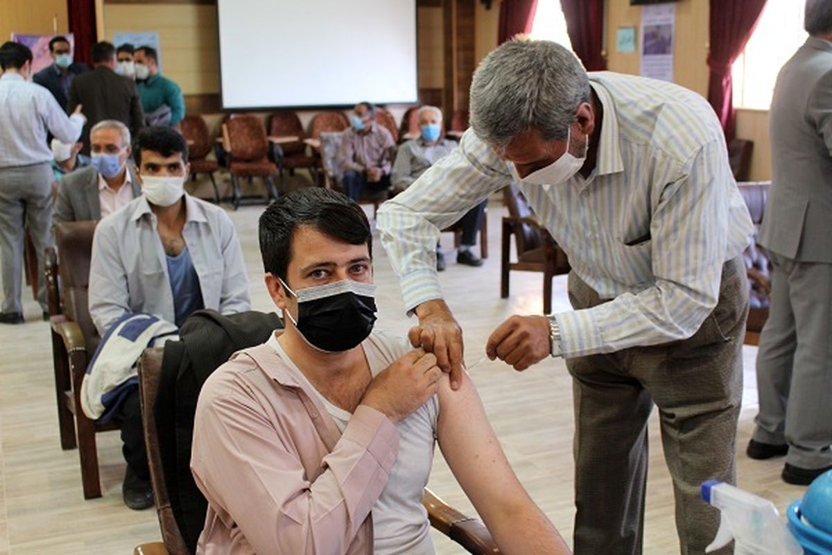 واکسینه شدن ۱۴۶۰ معلم خراسان جنوبی
