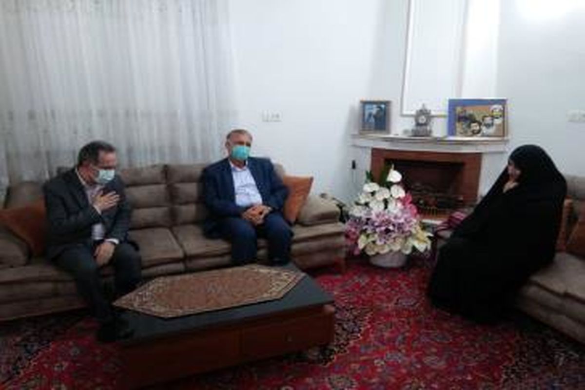 حضور استاندار تهران در منزل شهیدان "مظفر" در پاکدشت