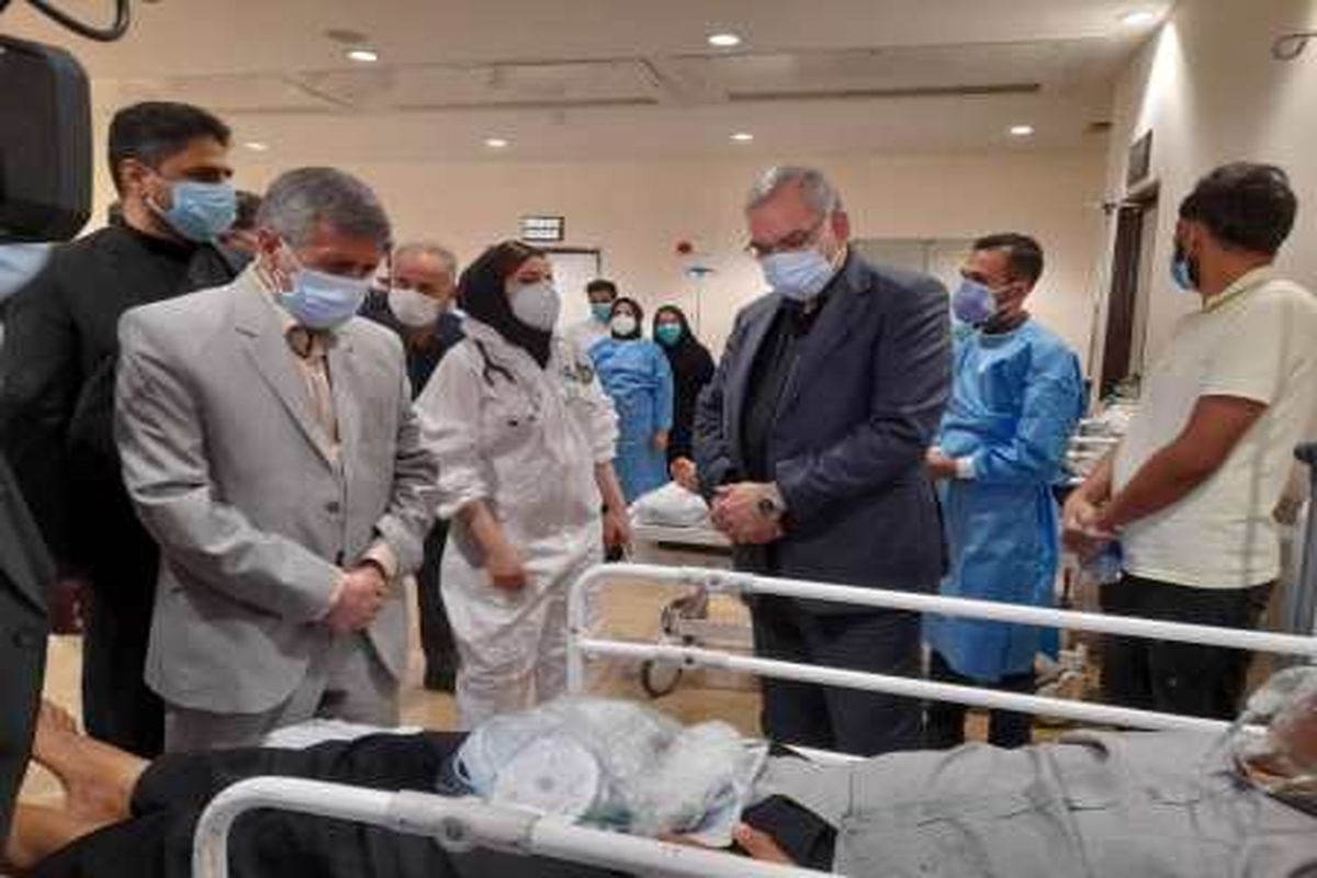 وزیر بهداشت درمان و آموزش پزشکی وارد ارومیه شد
