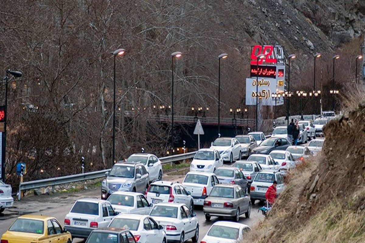 ترافیک در محور شهریار - تهران نیمه سنگین است/ ترافیک سنگین در آزادراه قزوین- کرج