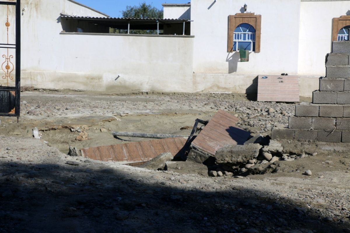 سیل و رانش زمین/ ۱۹ نفر جان باختند