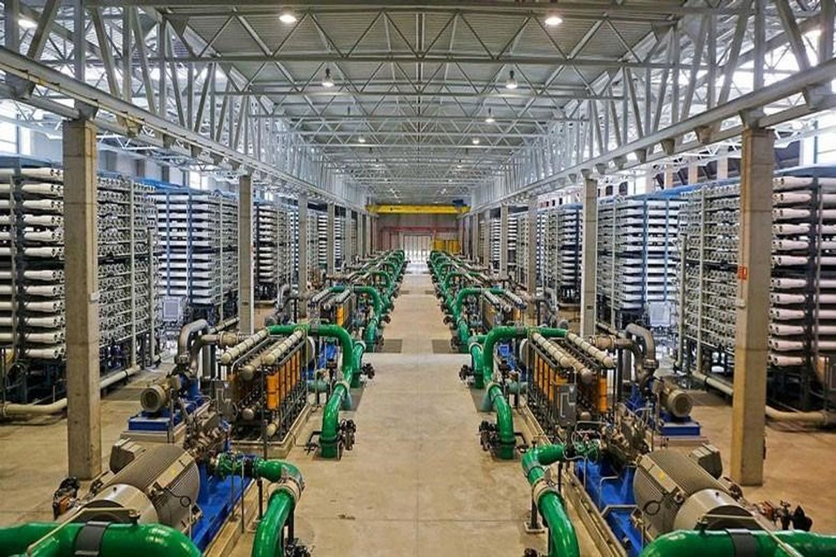 بهترین دستگاه آب شیرین کن صنعتی و ویژگی‌های آن