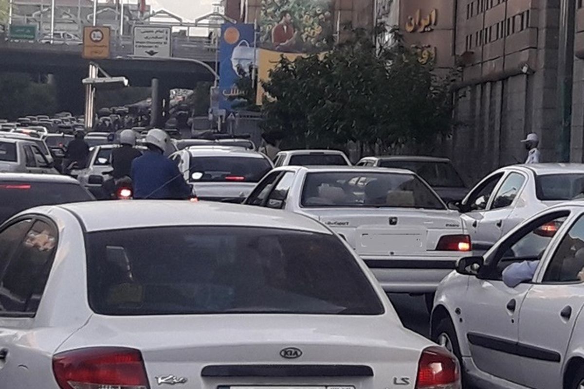 رصد سرعت‌ خودروها توسط دوربین‌های سطح شهر تهران