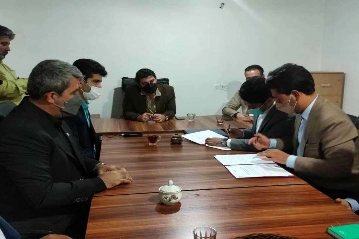 تبادل سند همکاری جوانان کردستان و کرمانشاه در حوزه توسعه گردشگری 