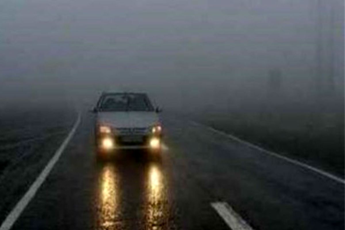 جاده های استان قزوین به دلیل بارش باران لغزنده است