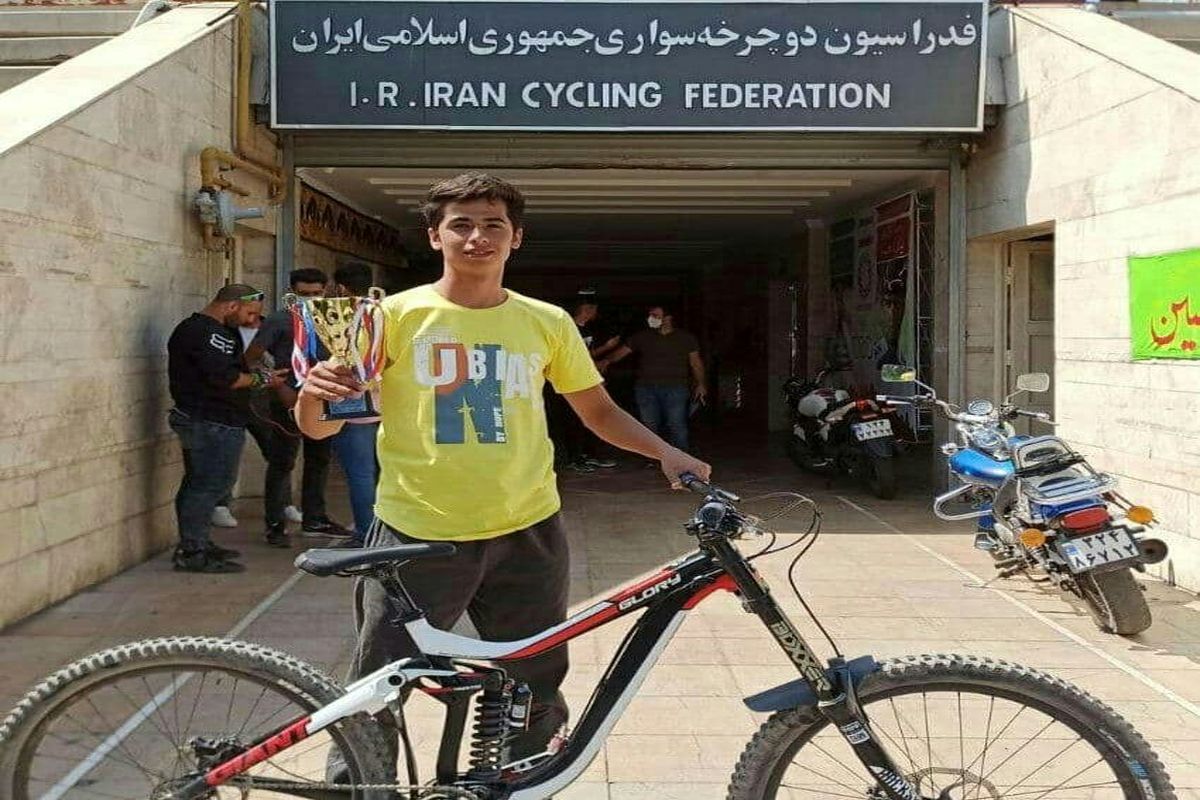 درخشش دوچرخه سوار کردستانی در رقابت های لیگ کوهستان کشور