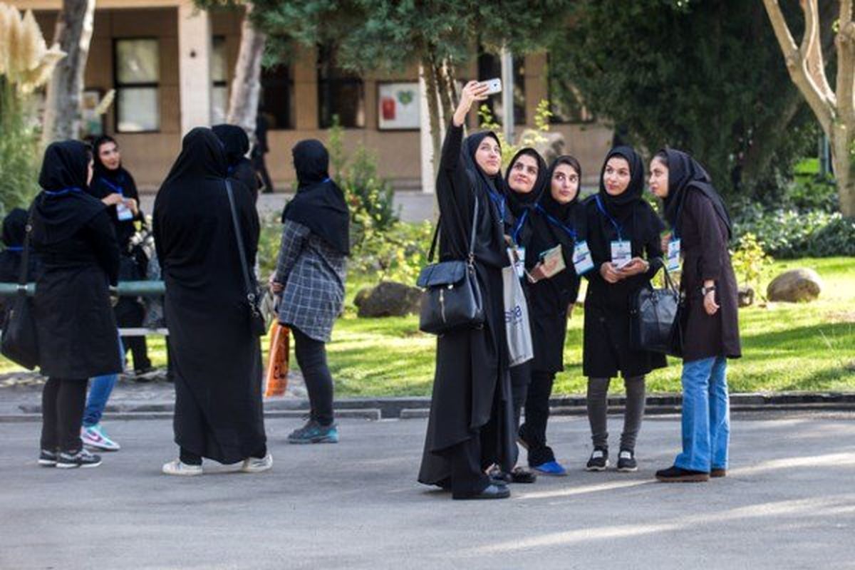 توجه به نشاط اجتماعی دختران نوجوان/ محیط زیست و آلودگی هوا بعد از خشکی زاینده رود، یکی از مشکلات اساسی شهر اصفهان است