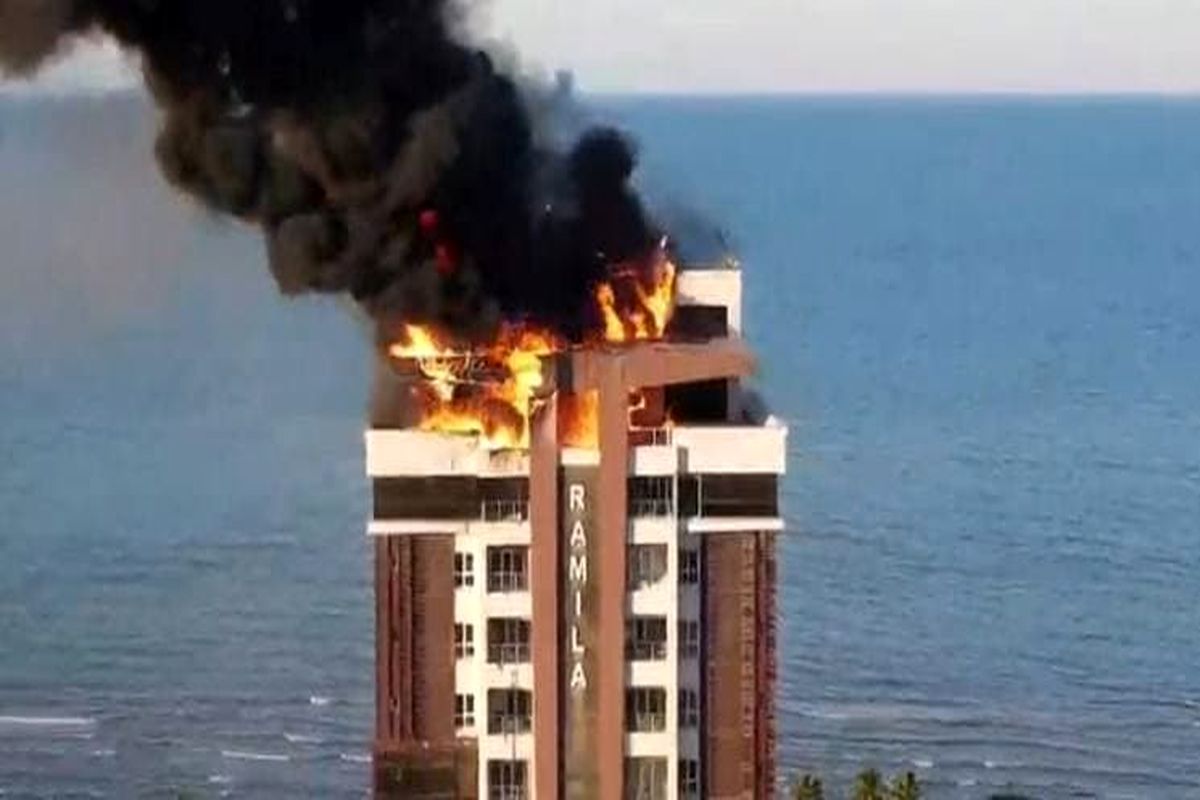 آخرین جزئیات از آتش سوزی برج ۱۷ طبقه در چالوس + فیلم