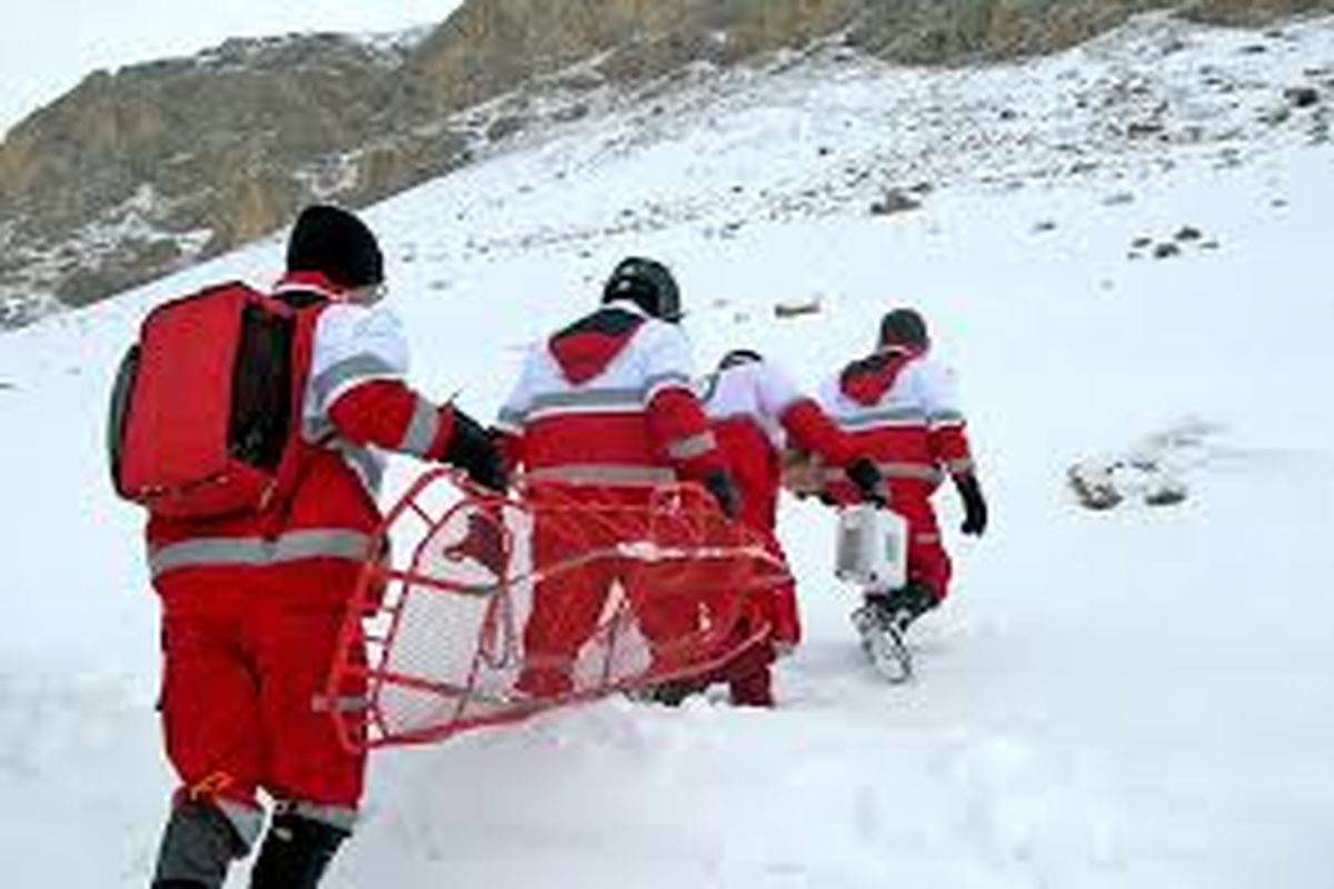 عملیات نجات جان ۷ نفر کوهنورد توسط هلال احمر استان در ارتفاعات دنا