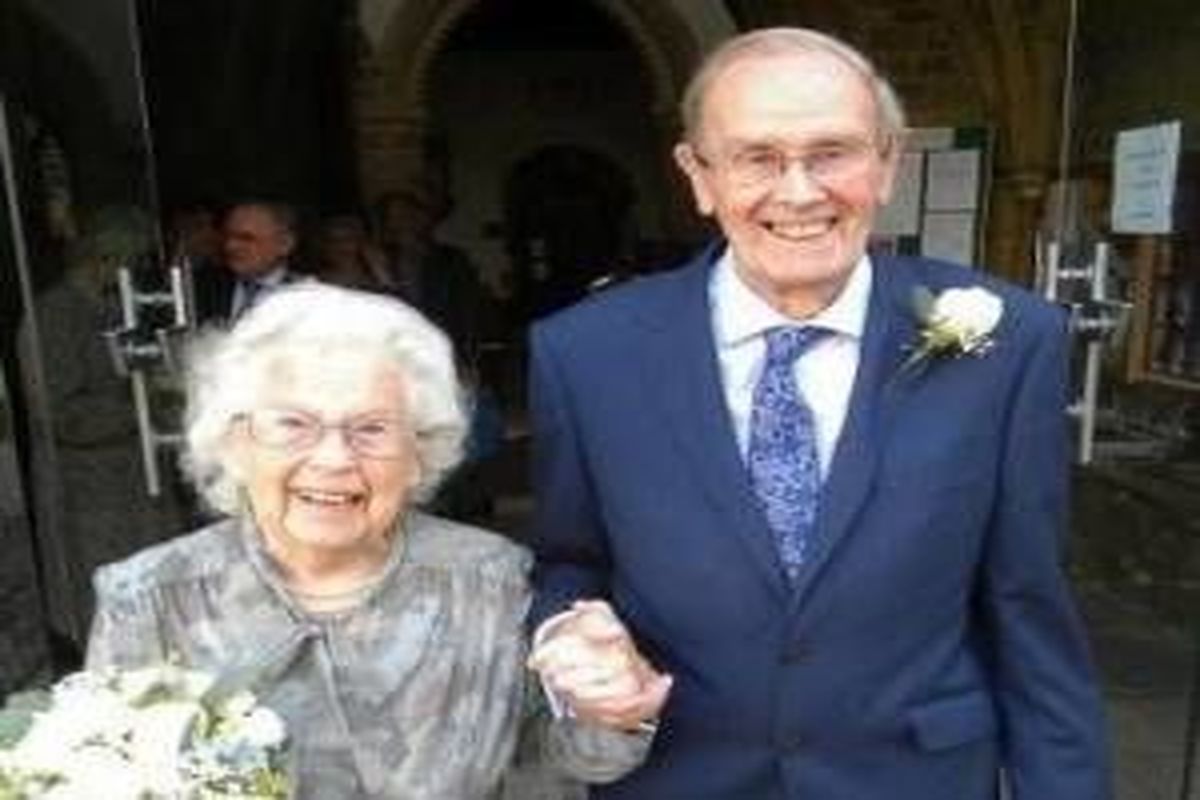 ازدواج پیرترین عروس و داماد دنیا + عکس