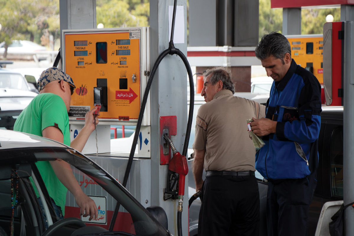 عرضه بنزین سهمیه‌ای در ۲۲۰ جایگاه سراسر کشور امکان‌پذیر شد