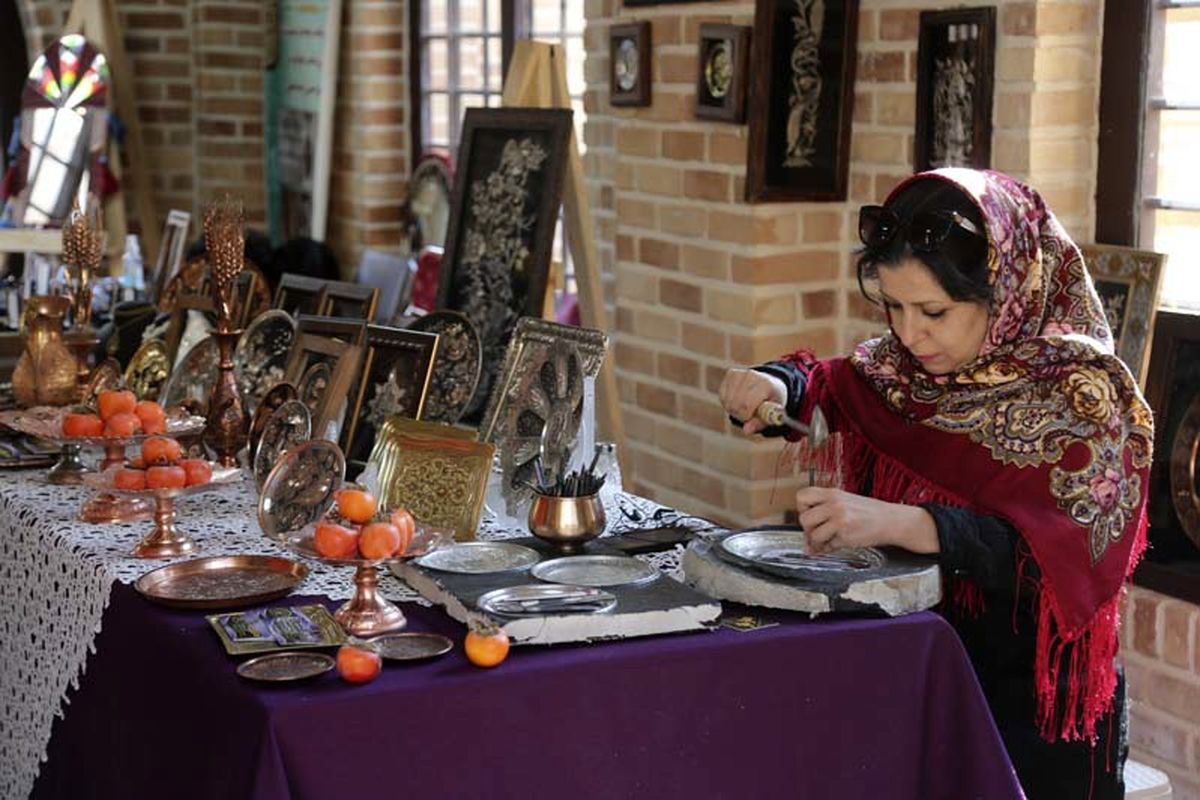 درآمدزایی ۶۰۰ میلیونی فعالان صنایع دستی از جشنواره خرمالو کرج