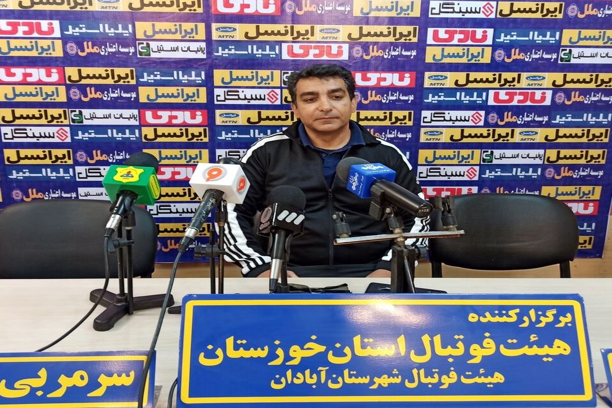 سرمربی تیم فوتبال شمس آذر قزوین: بازیکنانم سی ساعت در اتوبوس بودند