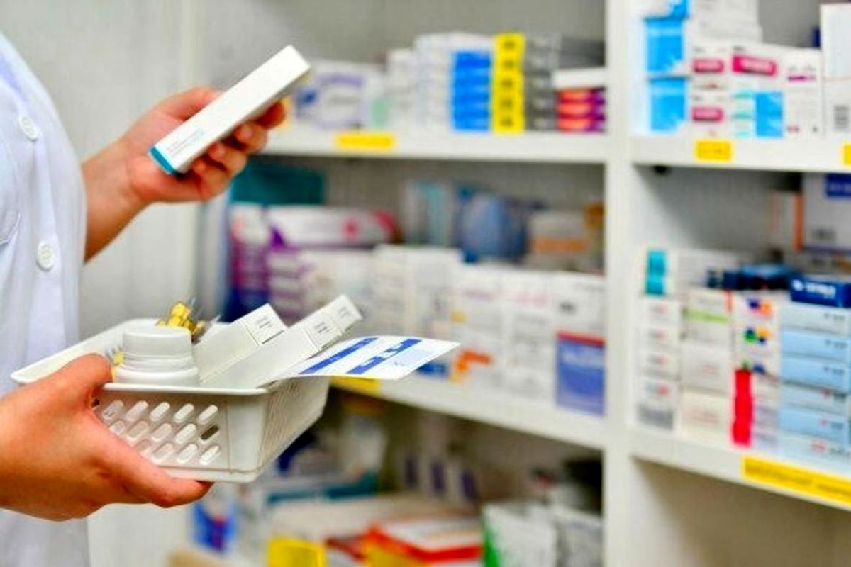 قیمت‌ گذاری دارو بر اساس مصوبه کشوری است/داروخانه‌ها به هیچ عنوان اجازه افزایش قیمت در داروخانه خود را ندارند
