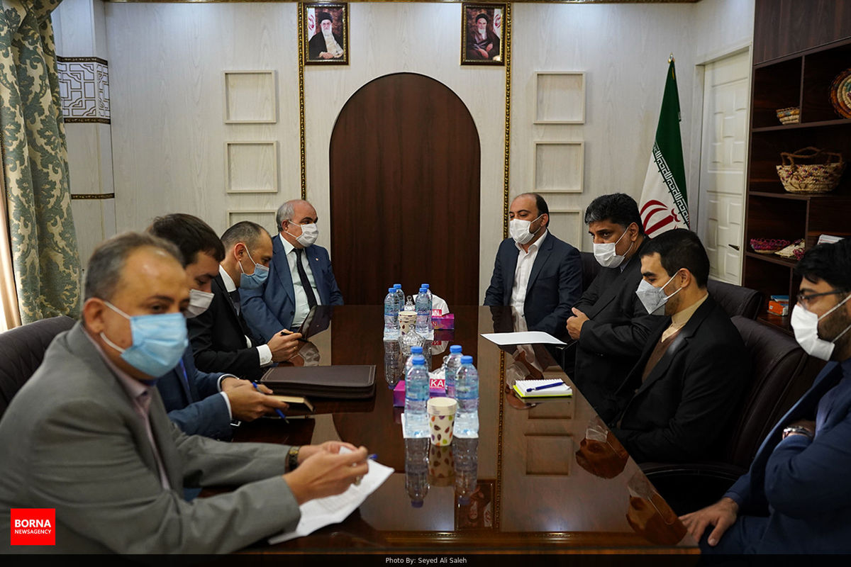 جلسه با سفرای کشورهای مختلف برای استفاده از ظرفیت‌های هرمزگان/ دفاتر مشترک بین ایران و اوکراین افتتاح می‌شود