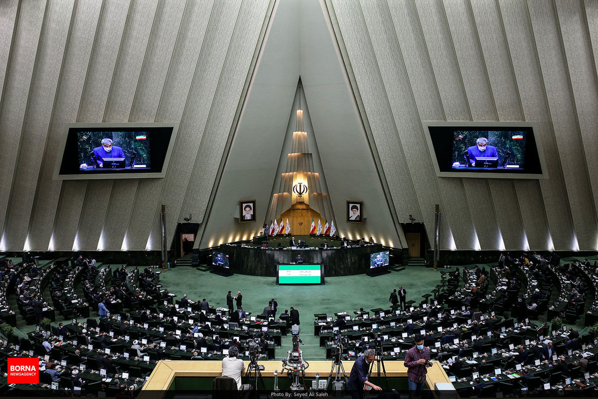 مجلس قانون لازم برای تحقق شعار سال را مصوب خواهد کرد/ قرن جدید ، قرن شکوفایی ایران است