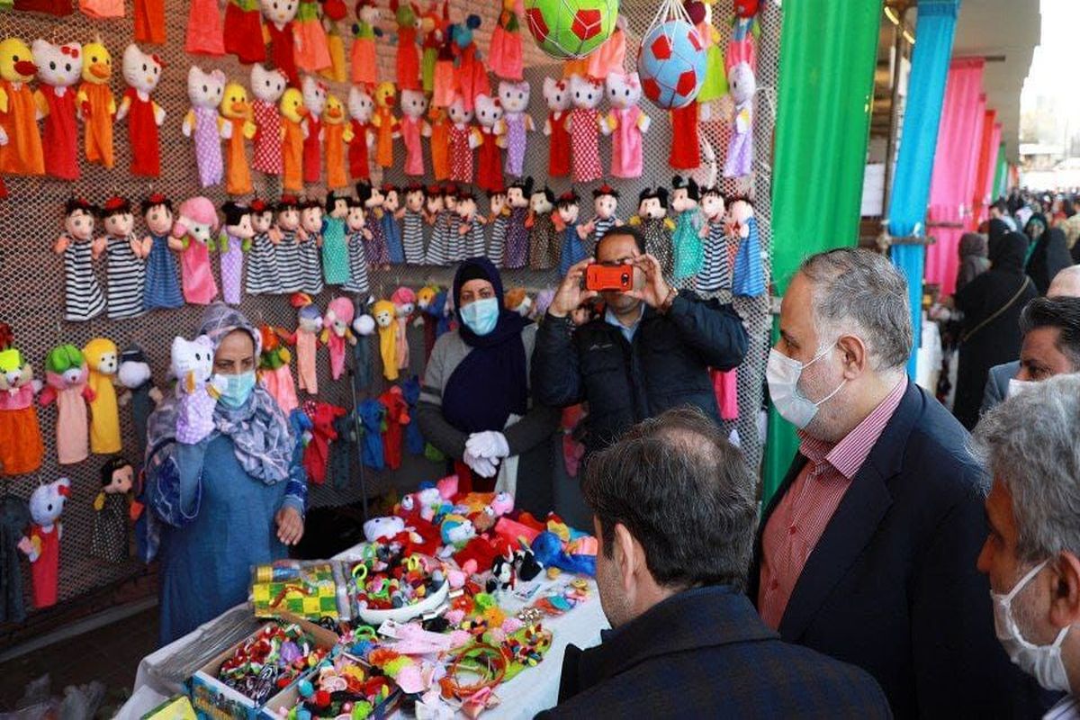نمایشگاه سوغات و صنایع دستی نوروزی در قزوین گشایش یافت