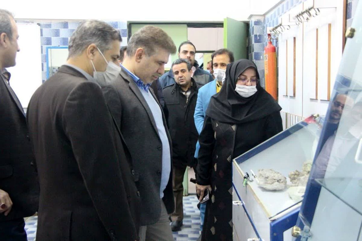 پیشرفته ترین دستگاه آنالیز مواد در دانشگاه بین المللی قزوین نصب شد