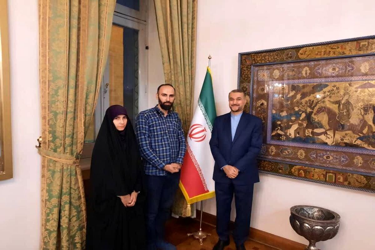 وزیر امور خارجه کشورمان با فرزندان حمید نوری دیدار کرد