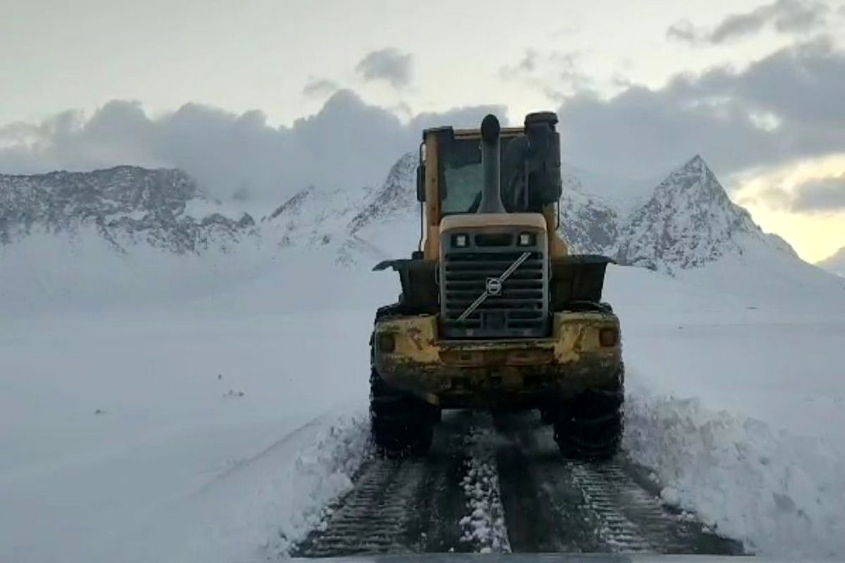 انسداد  راه ارتباطی ۴۰ روستا در بروجرد  به دلیل بارش برف