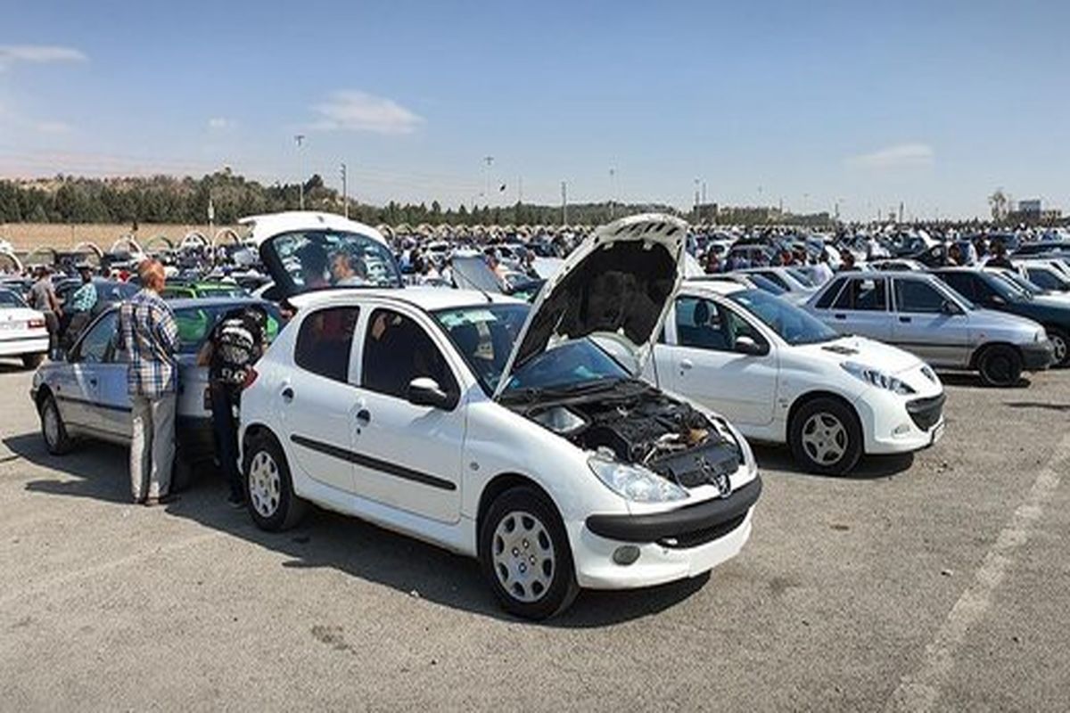 سخنگوی وزارت صمت: مردم را با معاملات صوری و قیمت‌سازی در بازار خودرو  فریب دادند