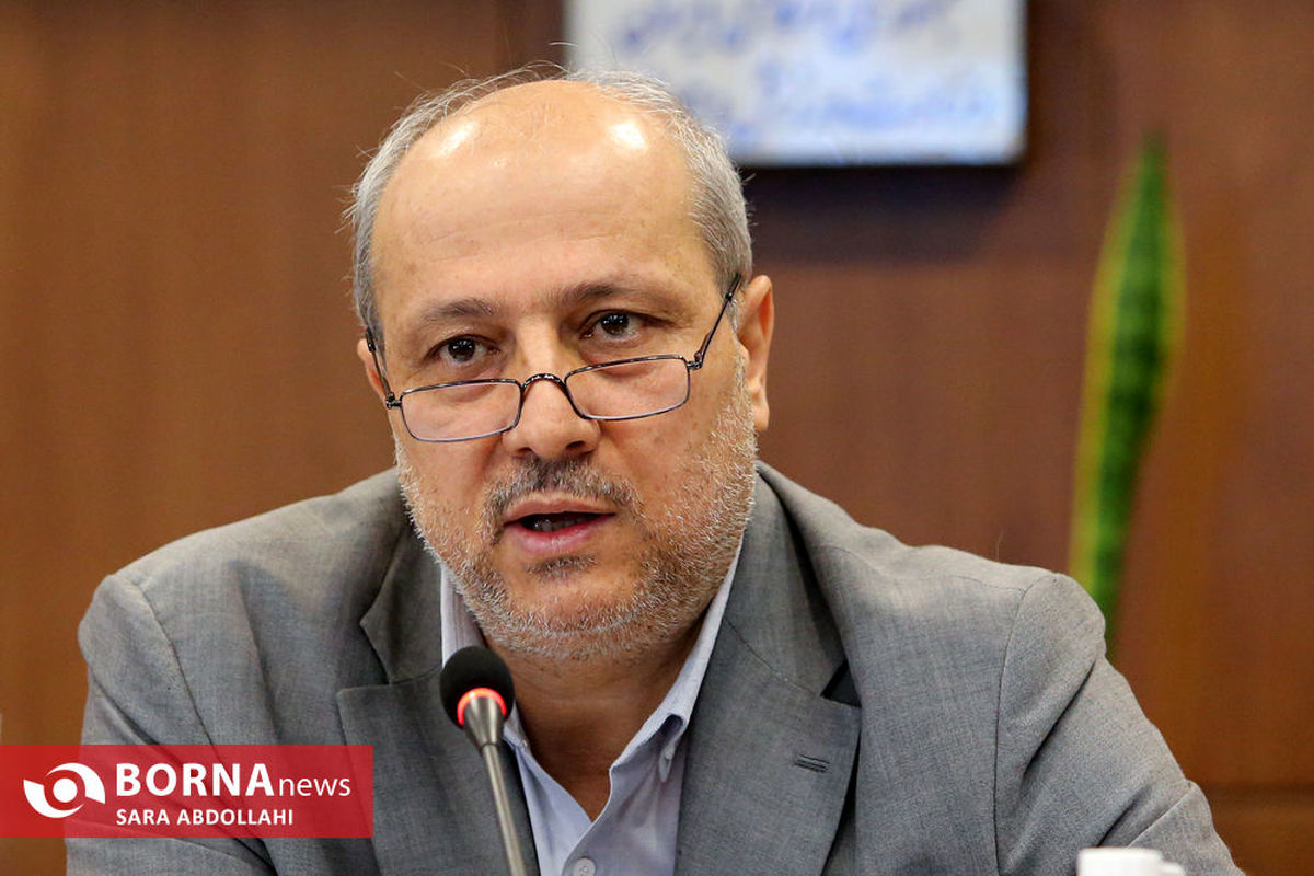 هاشمی درباره عدم صدور حکم کاشانی: باید از فدراسیون فوتبال مطالبه‌گری کنیم