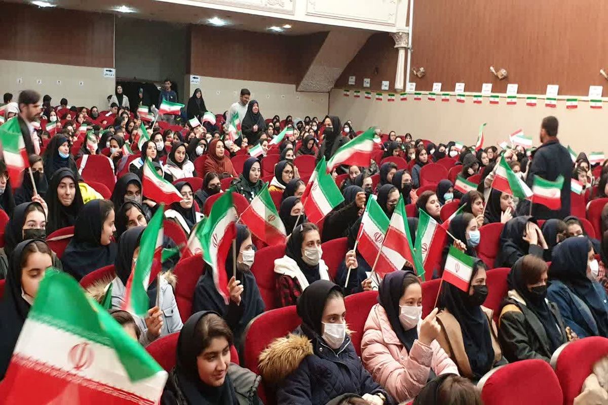 گلبانگ انقلاب اسلامی در مدارس قزوین به صدا درآمد