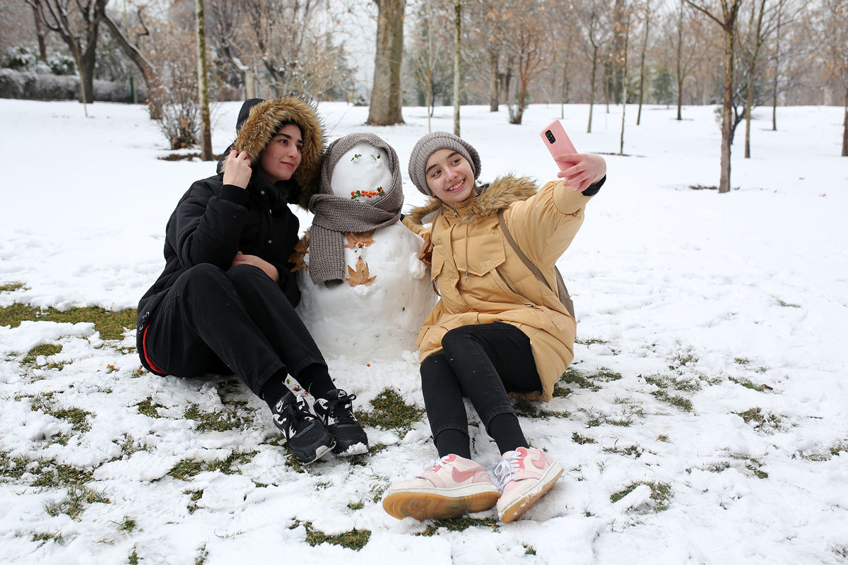 برف مدارس ابتدایی مناطق یک تا پنج تهران را غیرحضوری کرد