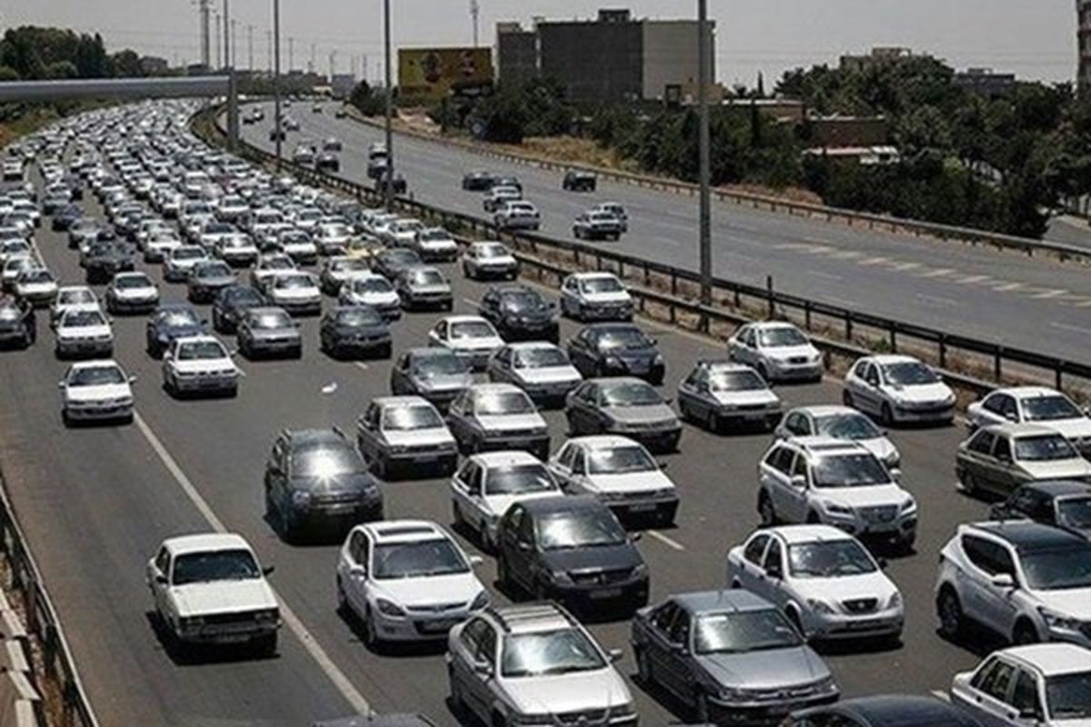 ترافیک سنگین در آزادراه قزوین-کرج ۲۵ بهمن ماه