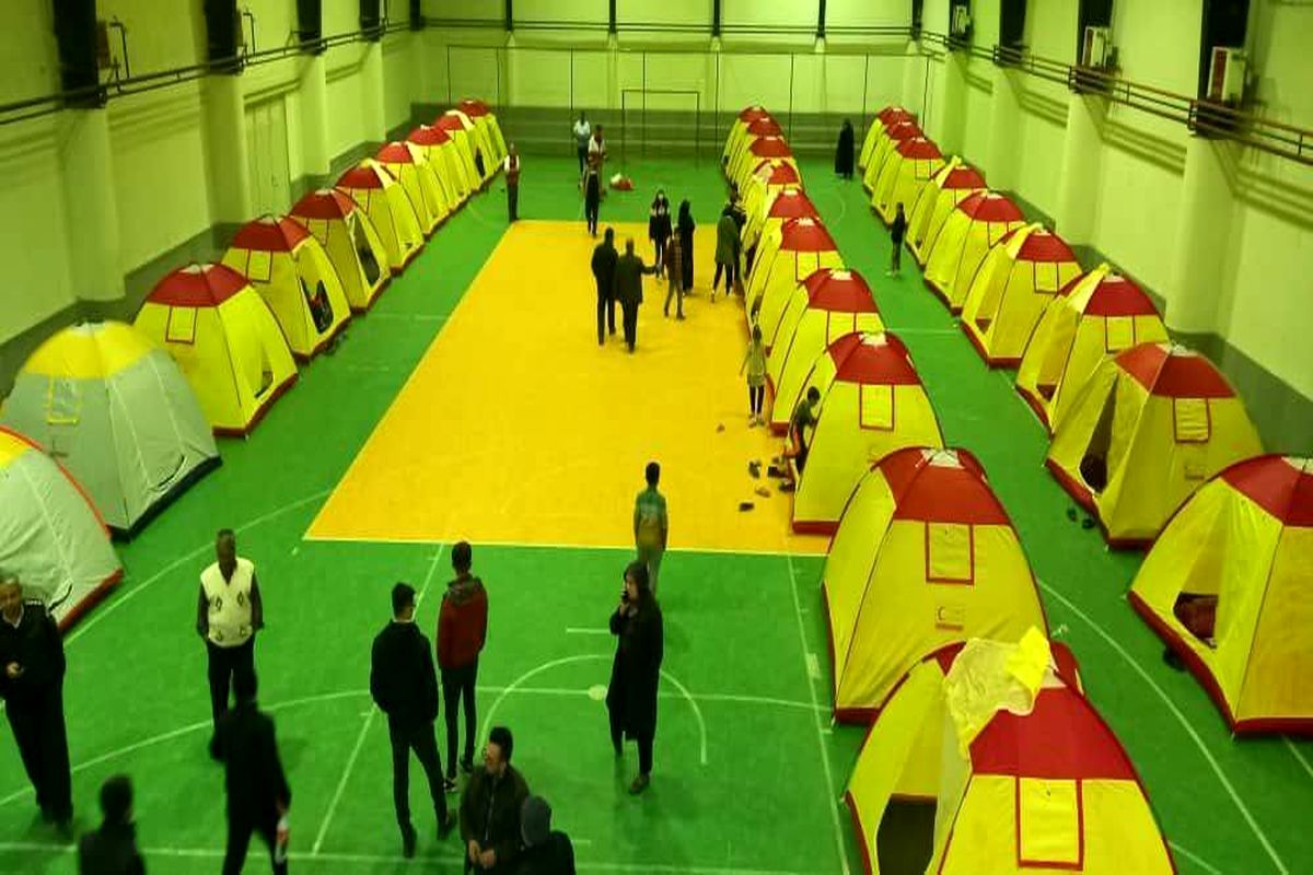 همه اماکن ورزشی شهرستان خوی به منظور اسکان زلزله زدگان آماده شده است