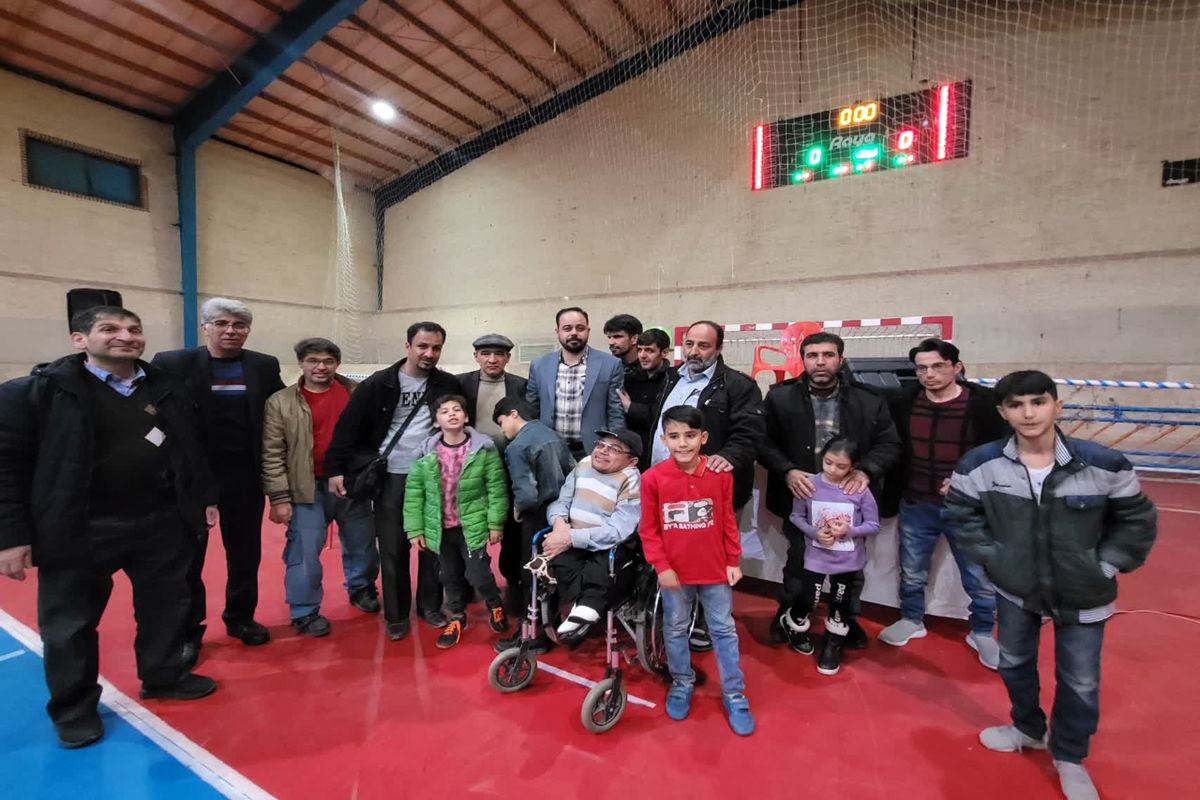 ورزشکاران معلول شهرستان خمینی شهر روی سکوی قهرمانی