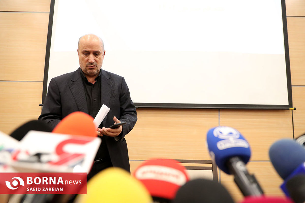 حضور تاج در مقر کنفدراسیون فوتبال آسیا برای حل مشکل انتقال منابع مالی باشگاه‌های ایرانی