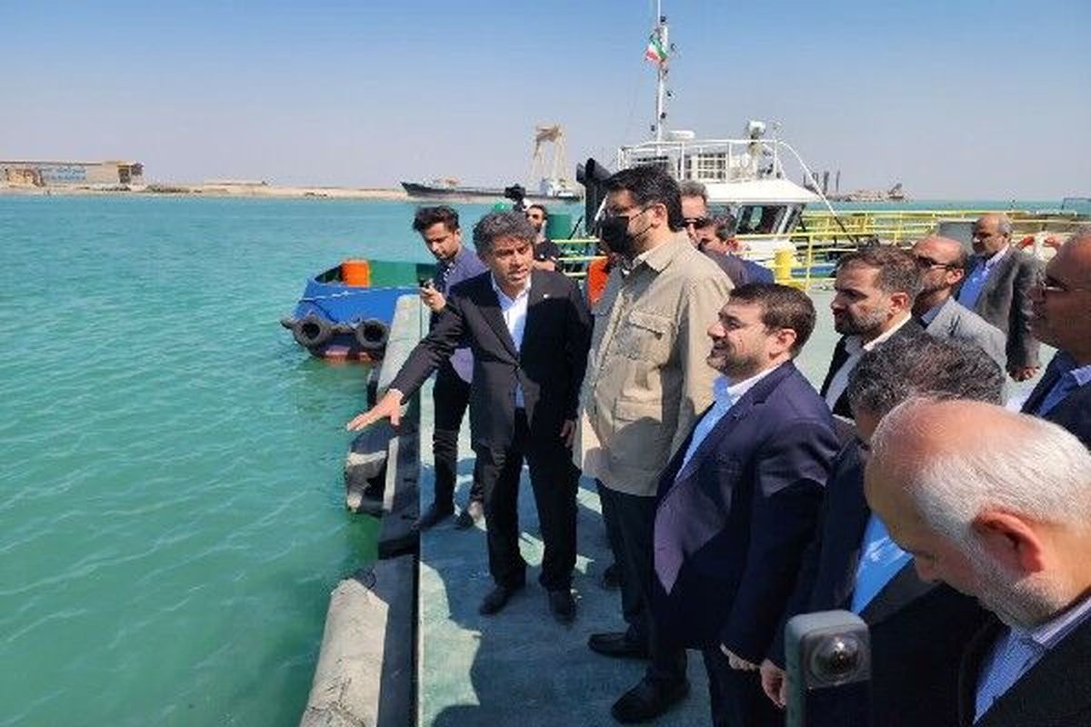 بهره‌برداری از بخش دریایی پایانه مسافری بوشهر و آغاز عملیات اجرایی توسعه بندر گناوه