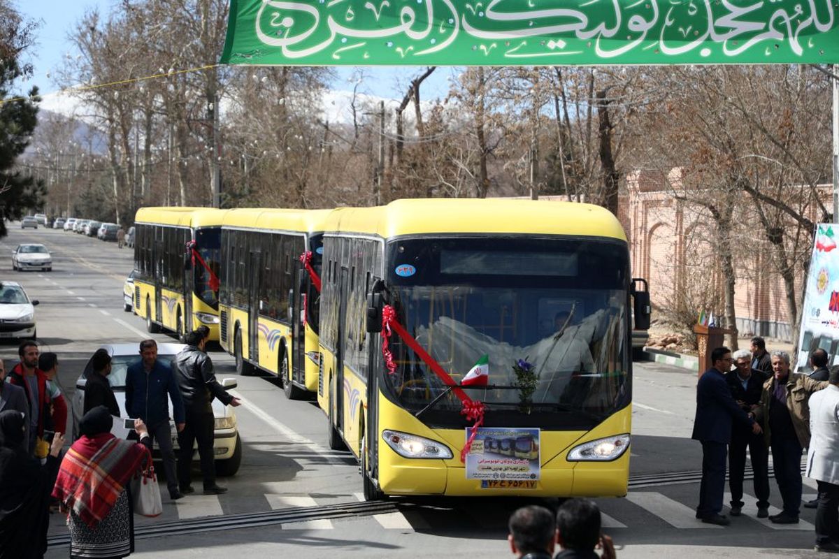 آیین رونمایی از اتوبوس‌های جدید و بازسازی شده ناوگان حمل و نقل عمومی ارومیه برگزار شد