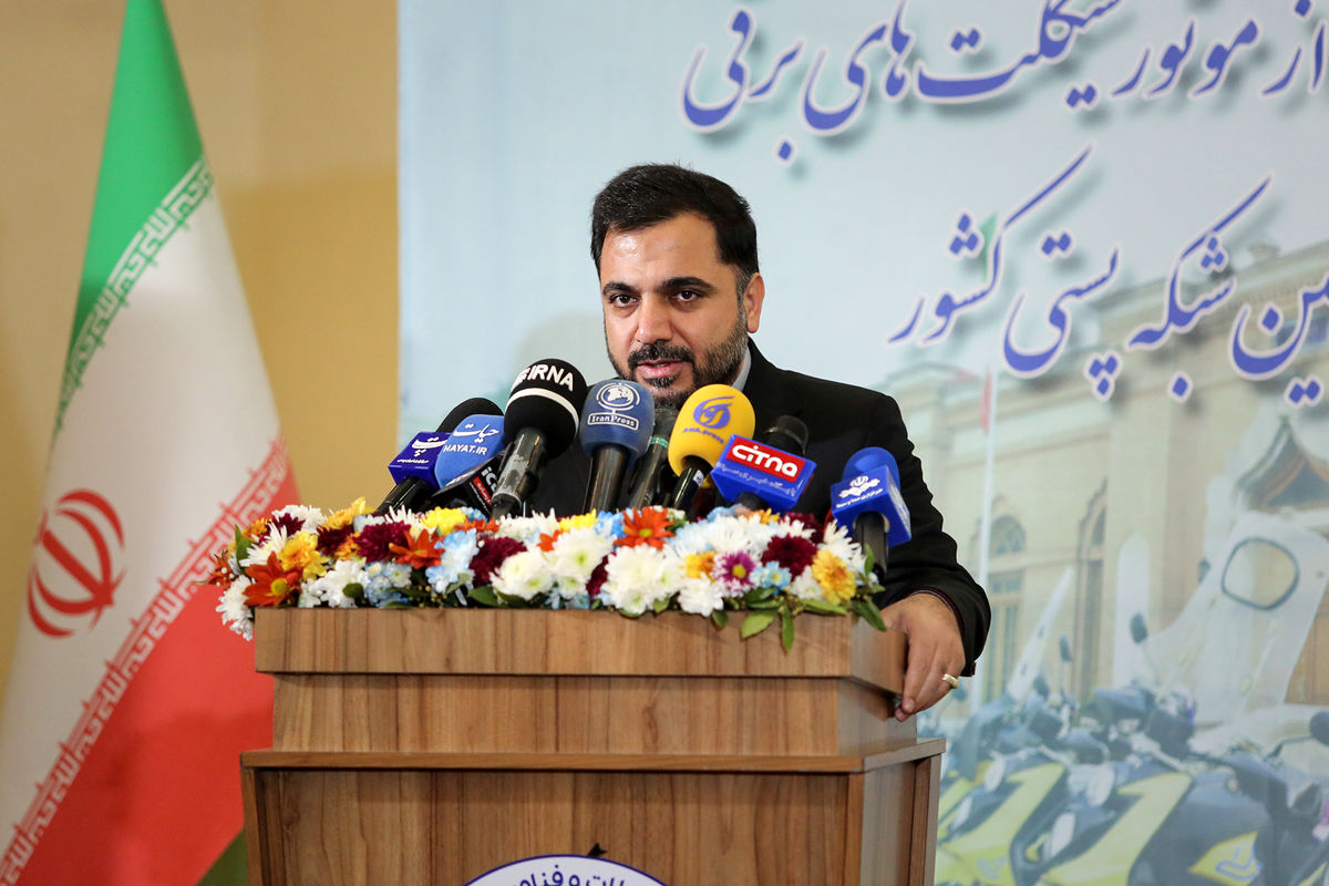بازدید وزیر ارتباطات و فناوری از چند طرح مخابراتی در مشهد
