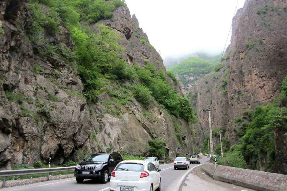 تردد روان در محورهای چالوس، فیروزکوه و آزادراه تهران– شمال