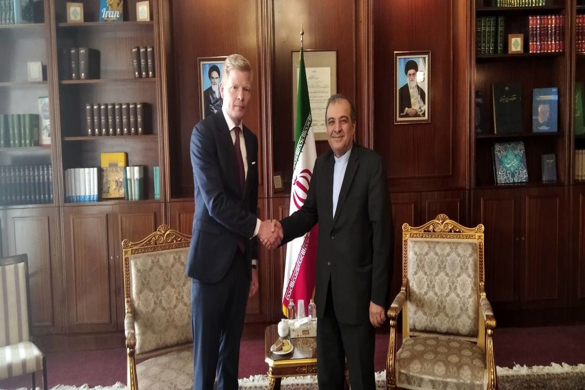 دیدار نماینده ویژه دبیرکل سازمان ملل در امور یمن با مشاور ارشد وزیر خارجه در امور ویژه سیاسی