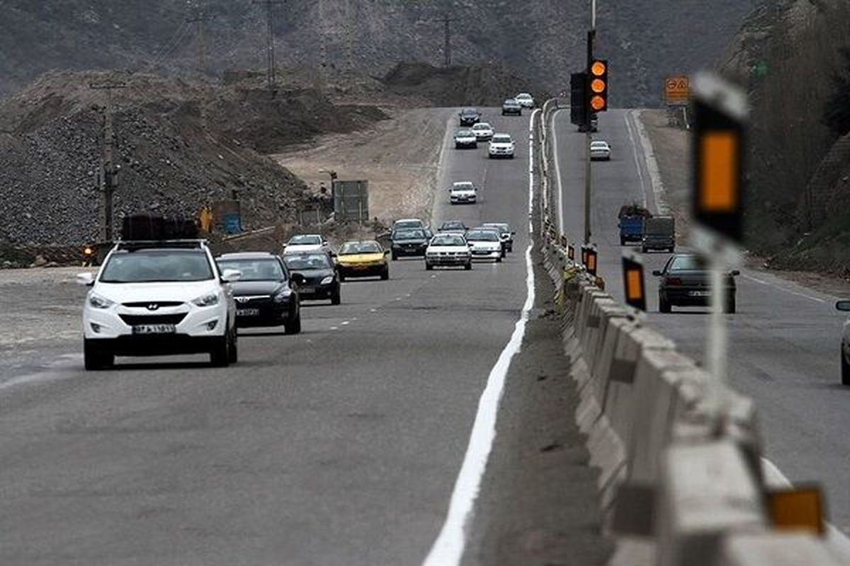 ترافیک سنگین در آزادراه قزوین – کرج/ برخی از محورهای قزوین و گیلان بارانی است