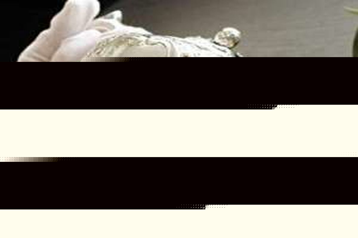 روش براق کردن ظروف نقره با نرم کننده موی سر!